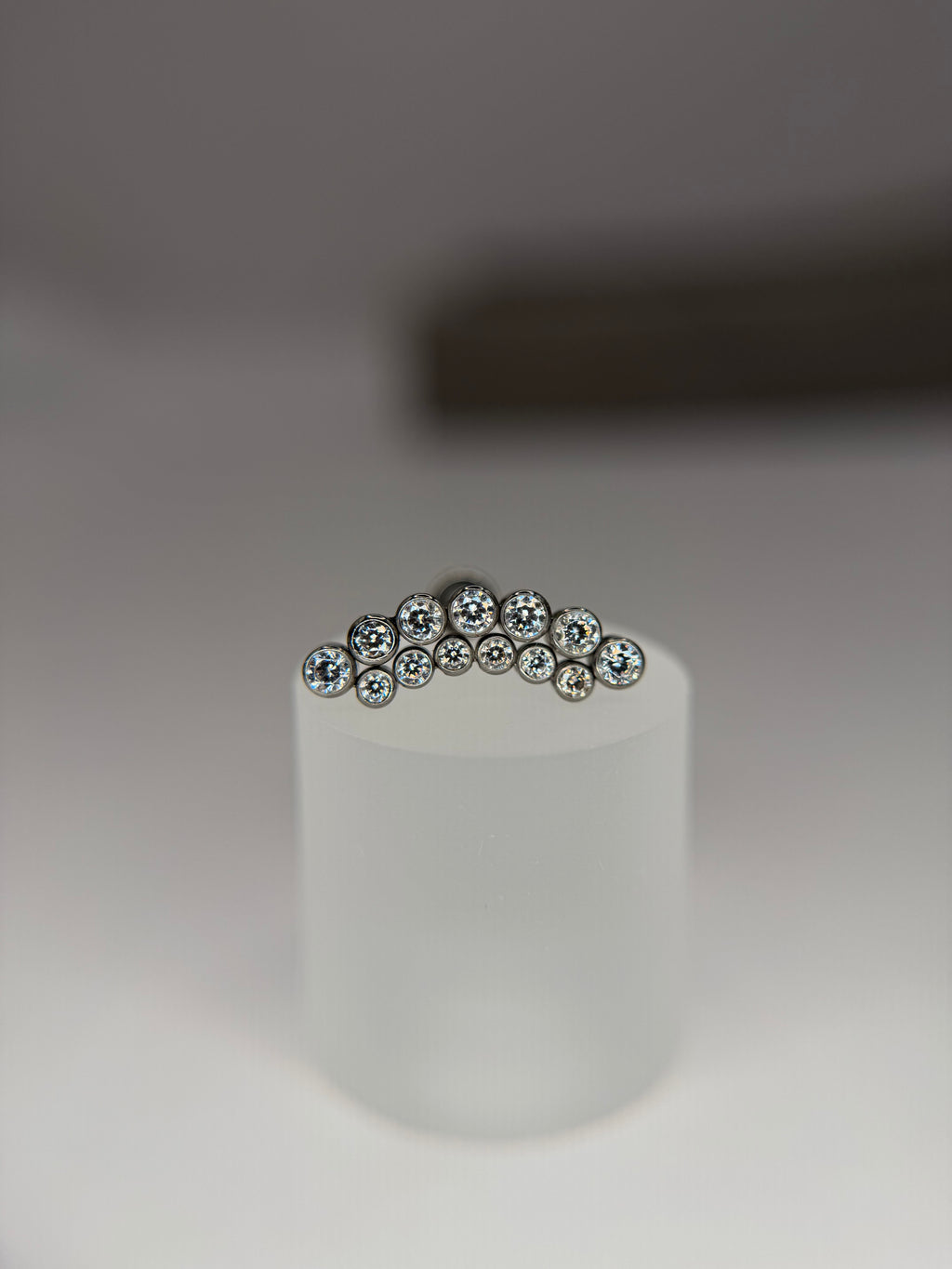 Labret Titanio cluster em arco