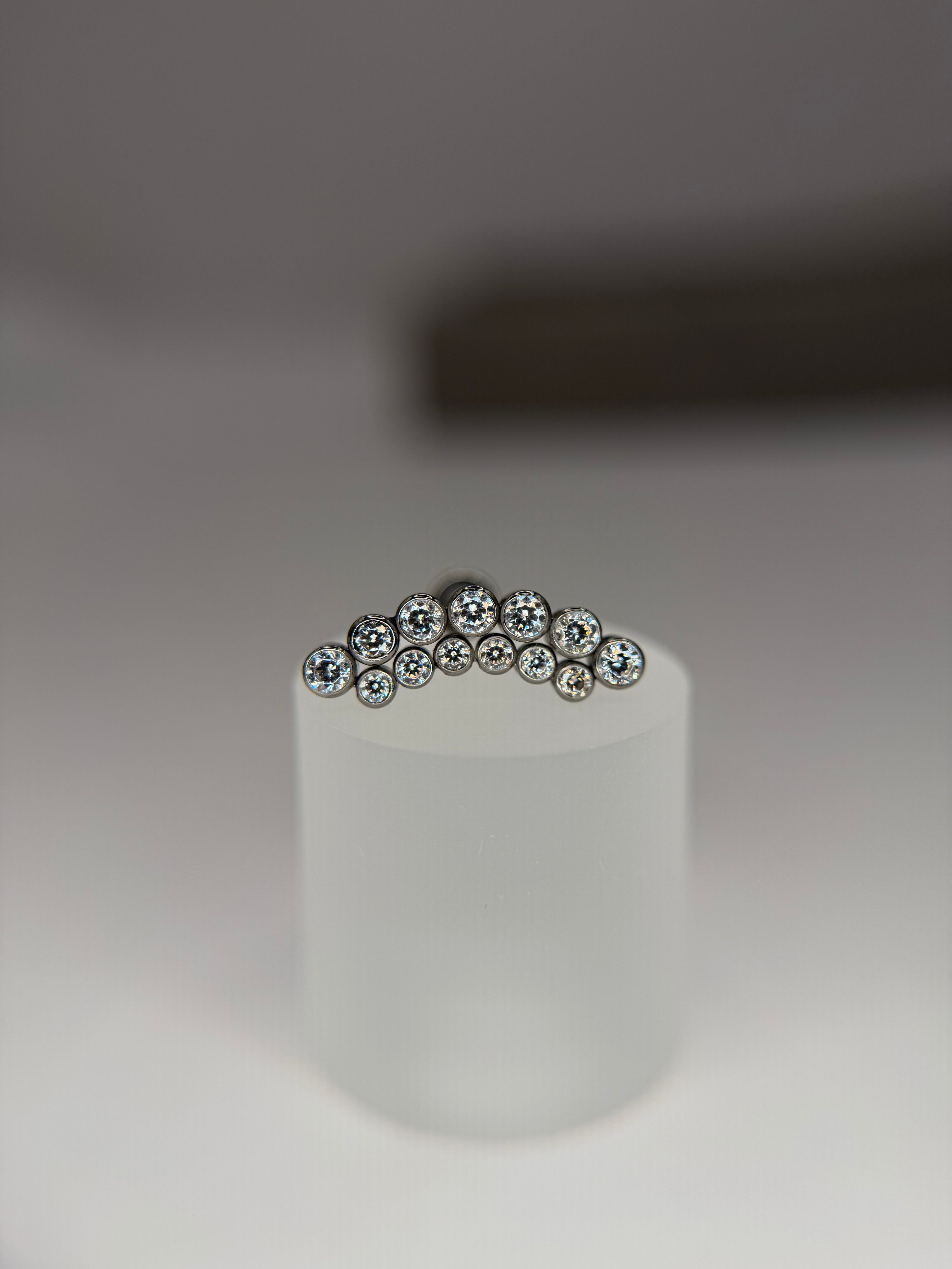 Labret Titanio cluster em arco