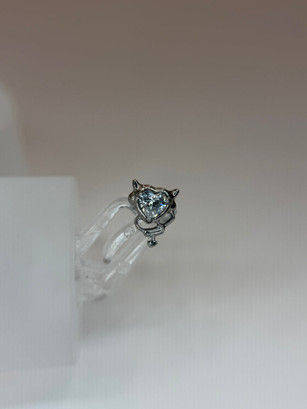 Labret coração cravejado