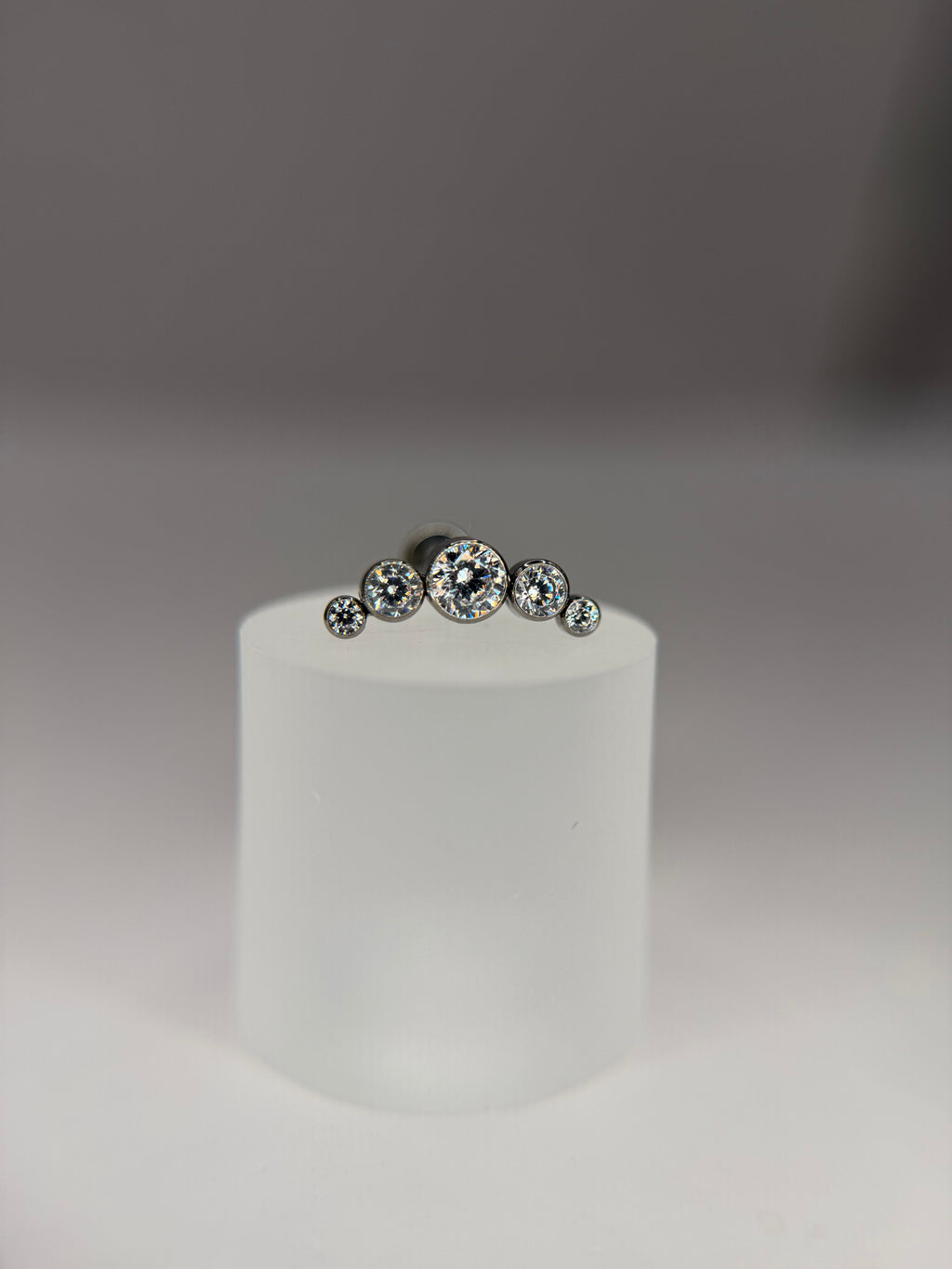 Labret Titanio Cluster
