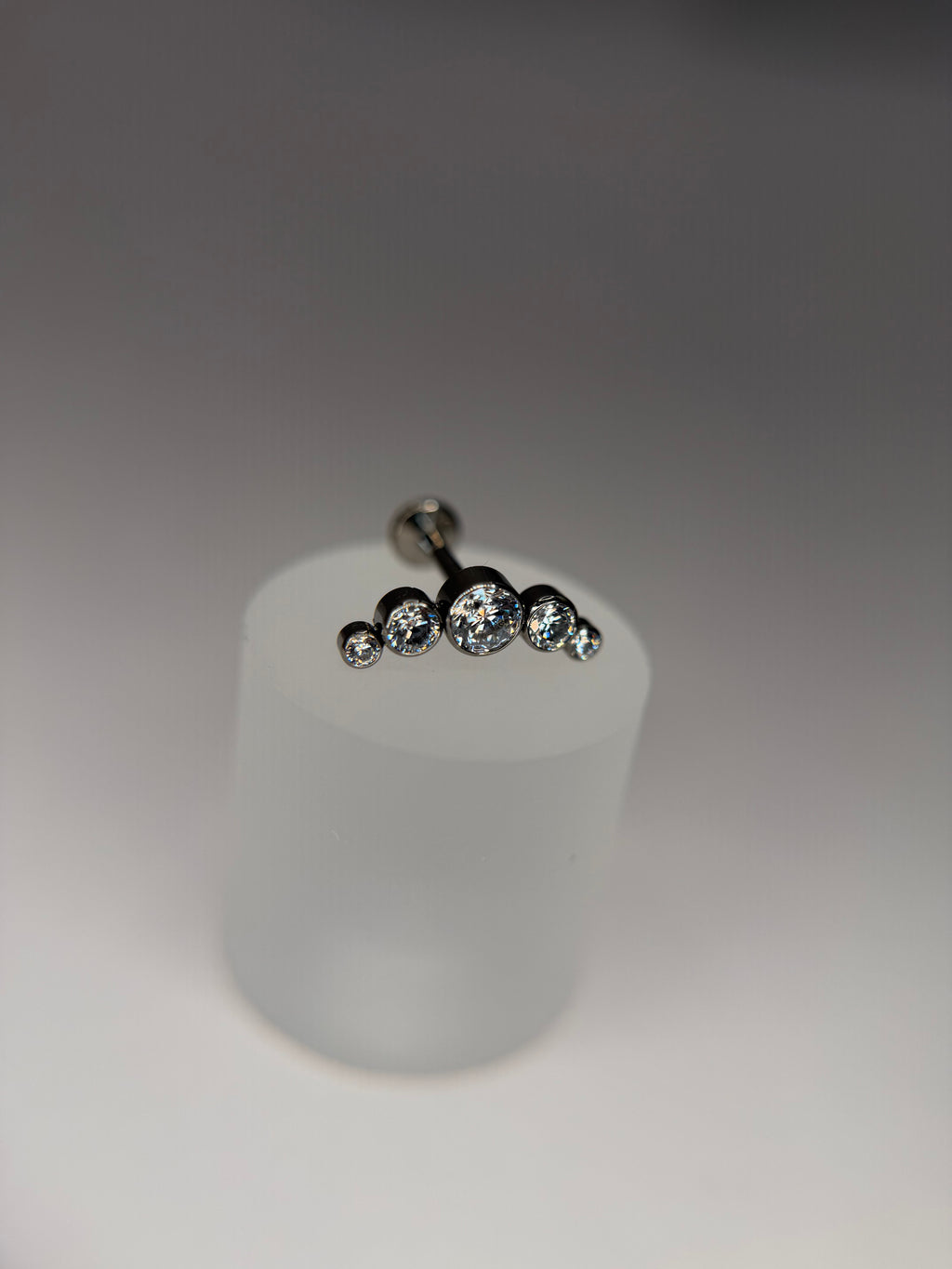Labret Titanio Cluster