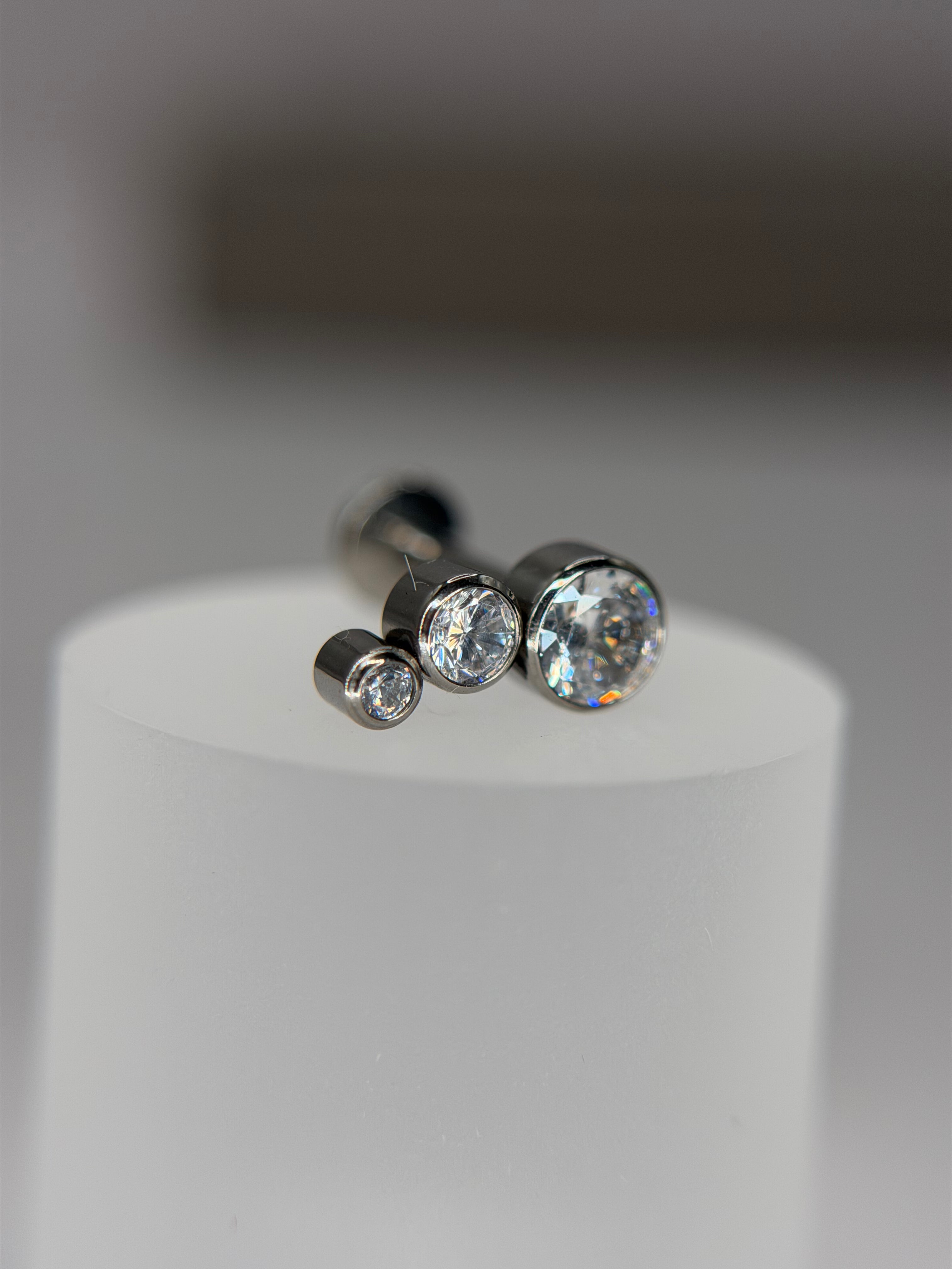 Labret Titânio Cluster